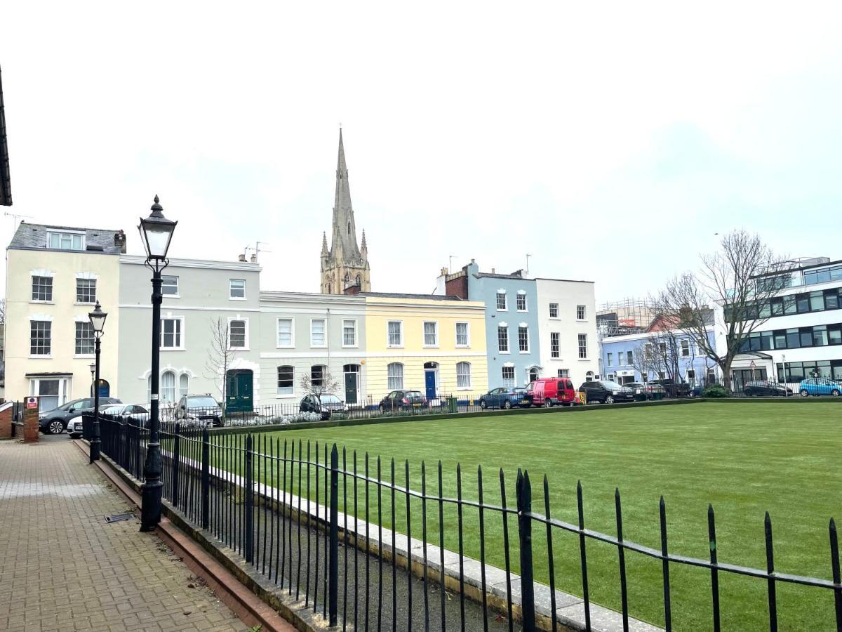 Am Living - Cheltenham Town Centre - St Georges Square Ngoại thất bức ảnh