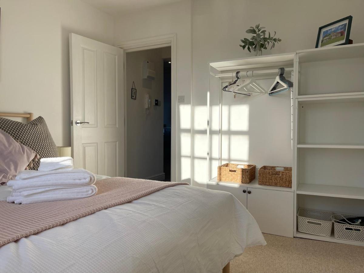 Am Living - Cheltenham Town Centre - St Georges Square Ngoại thất bức ảnh